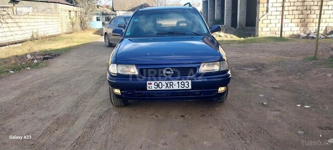 Opel Astra 1997, 215,436 km - 1.6 l - Qazax
