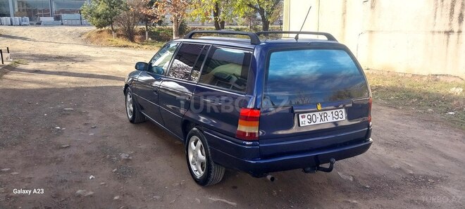 Opel Astra 1997, 215,436 km - 1.6 l - Qazax