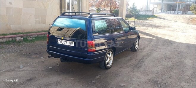 Opel Astra 1997, 215,436 km - 1.6 l - Qazax