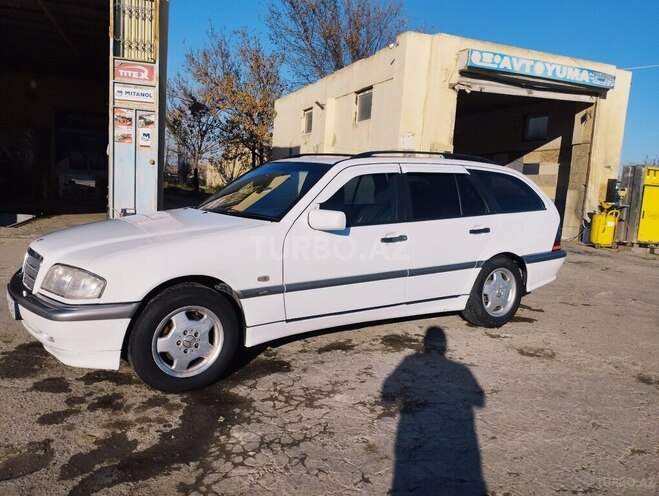 Mercedes C 220 1999, 627,883 km - 2.2 l - Sabirabad