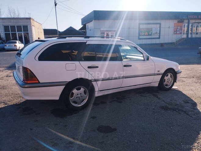 Mercedes C 220 1999, 627,883 km - 2.2 l - Sabirabad