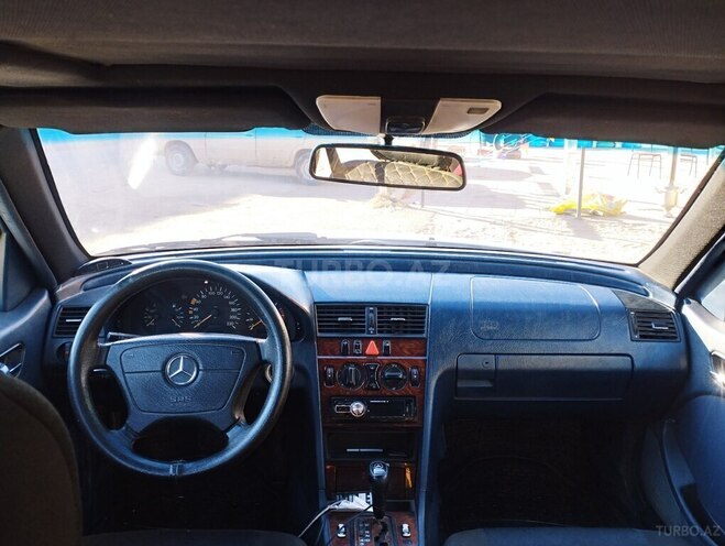 Mercedes C 220 1999, 627,883 km - 2.2 l - Sabirabad