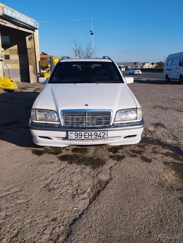 Mercedes C 220 1999, 627,883 km - 2.2 l - Sabirabad