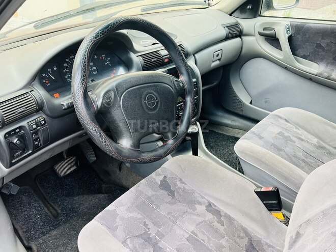 Opel Astra 1994, 250,000 km - 1.6 l - Bakı