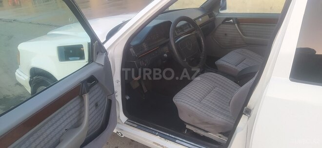 Mercedes E 250 1991, 256,485 km - 2.5 l - Sumqayıt