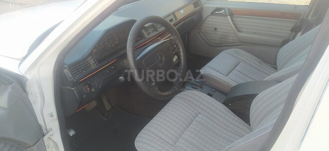 Mercedes E 250 1991, 256,485 km - 2.5 l - Sumqayıt