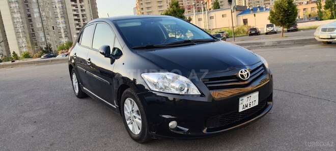 Toyota Auris 2011, 235,000 km - 1.4 л - Bakı