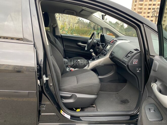 Toyota Auris 2011, 235,000 km - 1.4 л - Bakı
