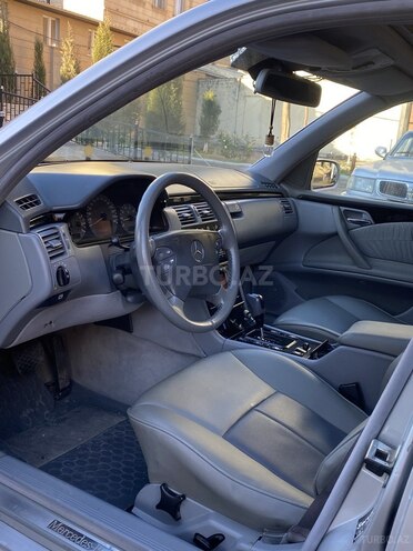 Mercedes E 280 2001, 346,337 km - 2.8 л - Gəncə