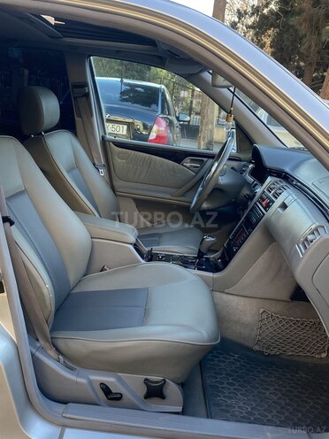 Mercedes E 280 2001, 346,337 km - 2.8 л - Gəncə