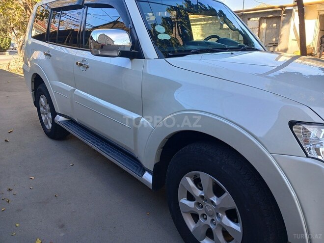 Mitsubishi Pajero 2010, 261,798 km - 3.5 л - Bakı