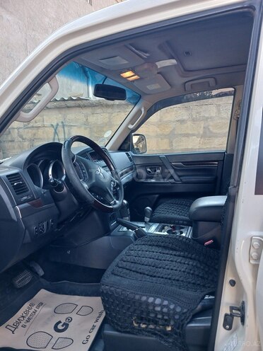 Mitsubishi Pajero 2010, 261,798 km - 3.5 л - Bakı