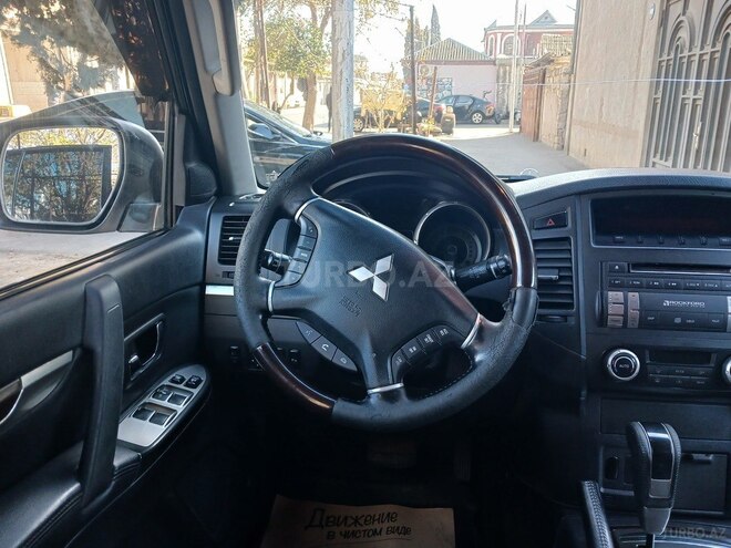 Mitsubishi Pajero 2010, 261,798 km - 3.5 л - Bakı