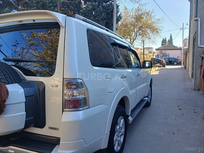 Mitsubishi Pajero 2010, 261,798 km - 3.5 л - Bakı