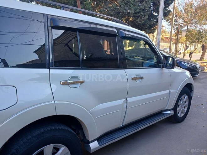 Mitsubishi Pajero 2010, 261,798 km - 3.5 л - Bakı