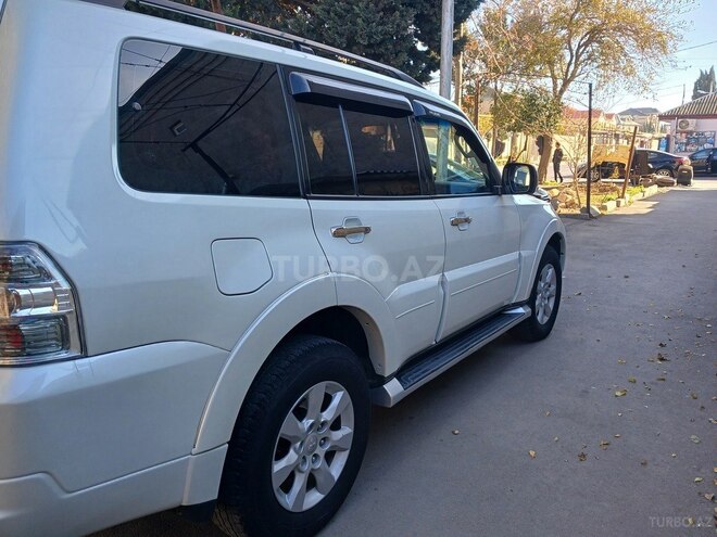 Mitsubishi Pajero 2010, 261,798 km - 3.5 л - Bakı