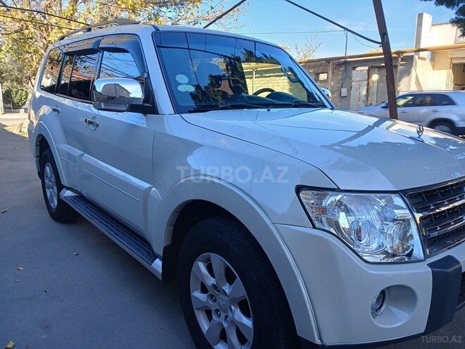 Mitsubishi Pajero 2010, 261,798 km - 3.5 л - Bakı