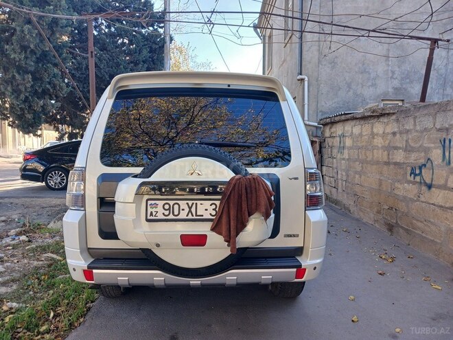 Mitsubishi Pajero 2010, 261,798 km - 3.5 л - Bakı