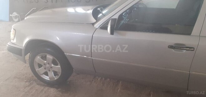 Mercedes C 220 1993, 365,814 km - 2.0 l - Bakı