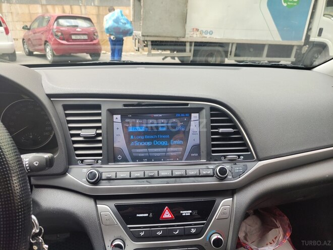 Hyundai Elantra 2015, 134,500 km - 1.6 l - Bakı
