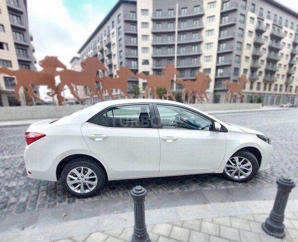 Toyota Corolla 2014, 233,000 km - 1.6 l - Bakı