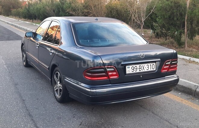 Mercedes E 220 2000, 326,000 km - 2.2 л - Bakı