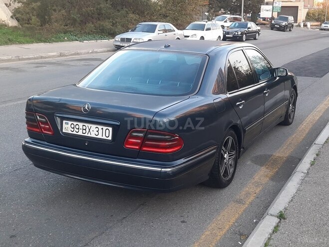 Mercedes E 220 2000, 326,000 km - 2.2 л - Bakı