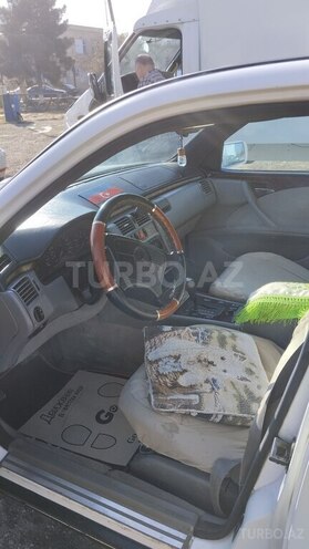 Mercedes E 230 1996, 560,000 km - 2.3 l - Sumqayıt