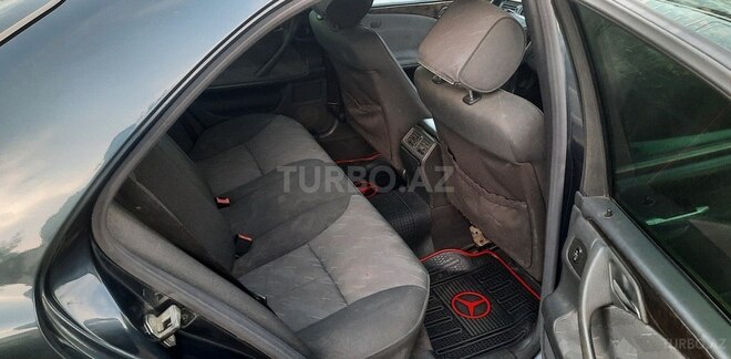 Mercedes E 220 2000, 326,000 km - 2.2 л - Bakı