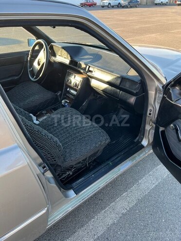 Mercedes E 200 1986, 255,555 km - 2.0 l - Cəlilabad