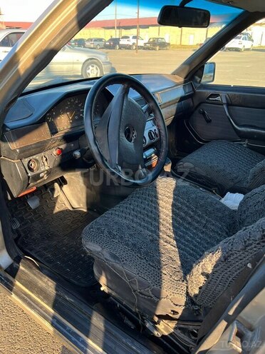 Mercedes E 200 1986, 255,555 km - 2.0 l - Cəlilabad