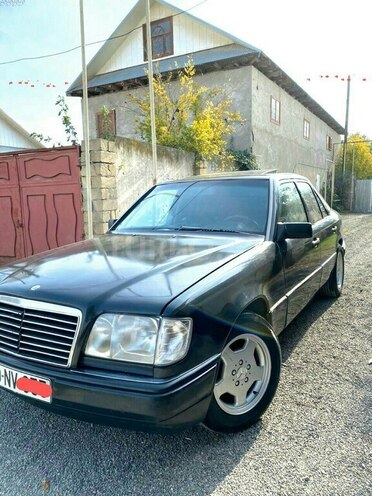 Mercedes E 250 1993, 234,000 km - 2.5 л - Sabirabad