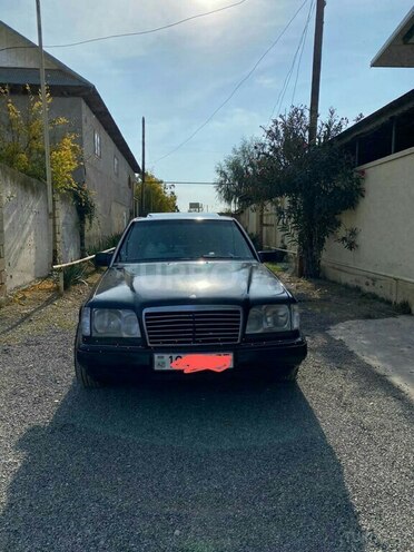 Mercedes E 250 1993, 234,000 km - 2.5 л - Sabirabad