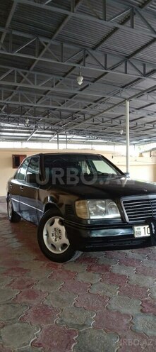 Mercedes E 250 1993, 234,000 km - 2.5 л - Sabirabad