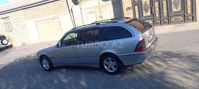 Mercedes C 200 2000, 195,877 km - 2.0 l - Bakı