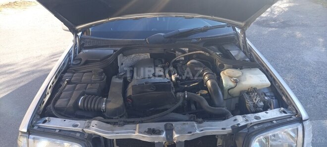 Mercedes C 200 2000, 195,877 km - 2.0 l - Bakı