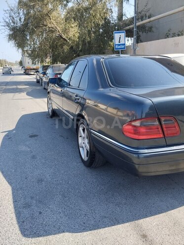 Mercedes E 320 1997, 200,100 km - 3.2 l - Sumqayıt