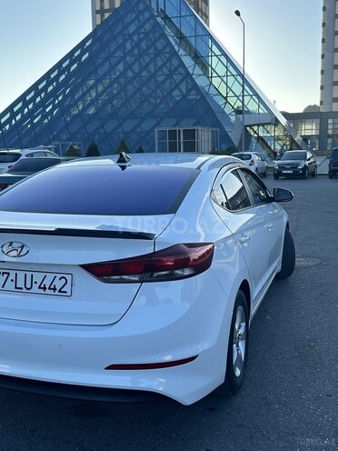 Hyundai Elantra 2015, 127,000 km - 1.6 l - Bakı