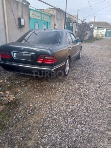 Mercedes E 270 2000, 368,700 km - 2.7 l - Bakı