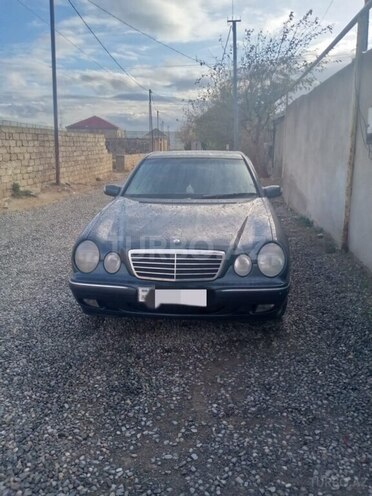 Mercedes E 270 2000, 368,700 km - 2.7 l - Bakı