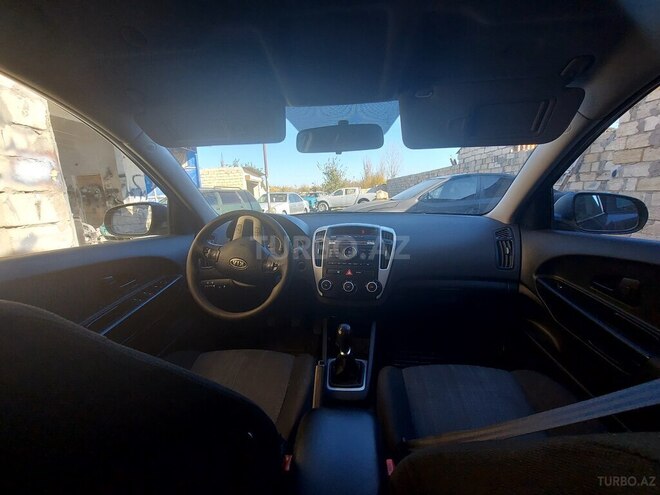 Kia Ceed 2010, 184,000 km - 1.4 l - Salyan