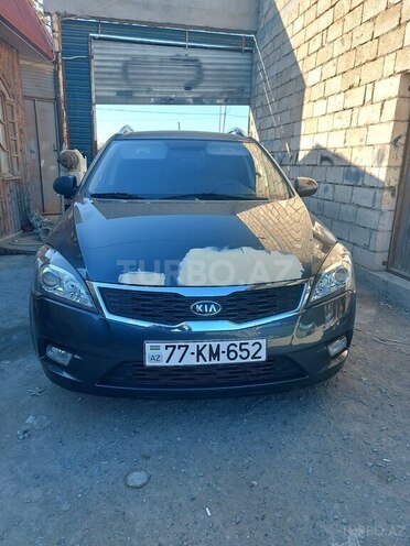 Kia Ceed 2010, 184,000 km - 1.4 l - Salyan