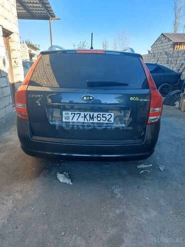 Kia Ceed 2010, 184,000 km - 1.4 l - Salyan