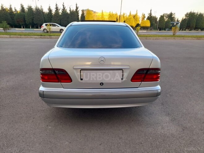 Mercedes E 220 2001, 282,452 km - 2.2 l - Bakı
