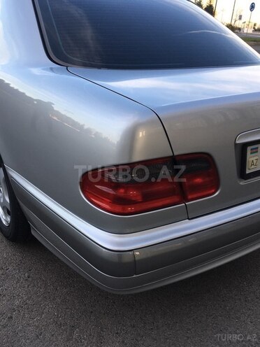 Mercedes E 220 2001, 282,452 km - 2.2 l - Bakı