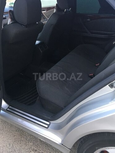 Mercedes E 220 2001, 282,452 km - 2.2 l - Bakı