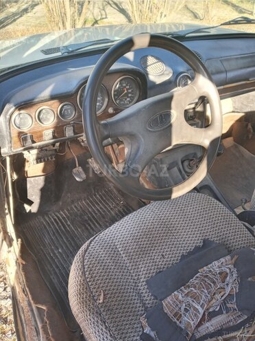 LADA (VAZ) 2106 1982, 360,000 km - 1.5 l - Ucar