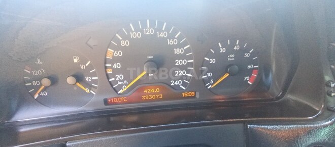 Mercedes E 240 1998, 390,000 km - 2.4 l - Tovuz