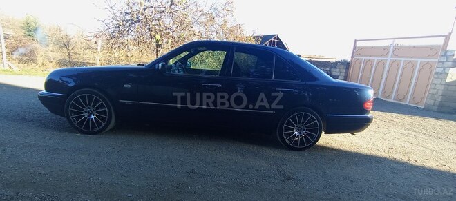 Mercedes E 240 1998, 390,000 km - 2.4 l - Tovuz