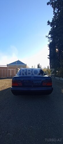 Mercedes E 240 1998, 390,000 km - 2.4 l - Tovuz